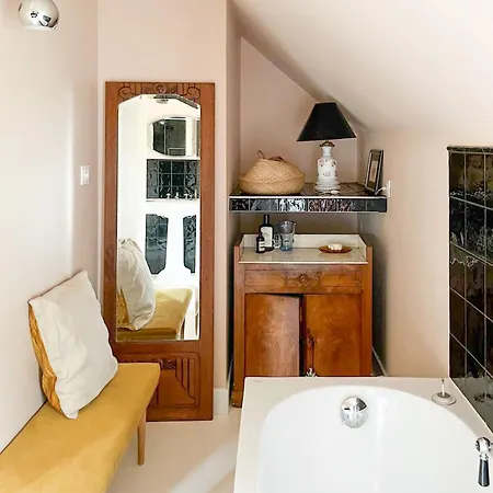 Narcisse Bienvenue - Elegance Et Raffinement Vila