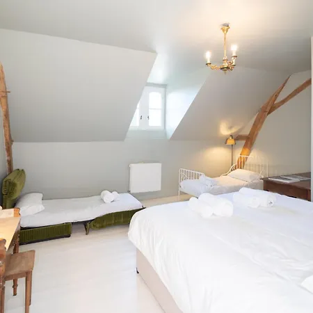 Narcisse Bienvenue - Elegance Et Raffinement *