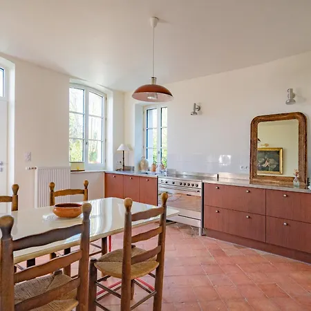 Narcisse Bienvenue - Elegance Et Raffinement