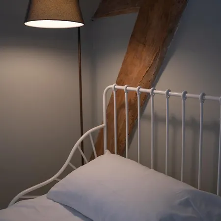 Narcisse Bienvenue - Elegance Et Raffinement *