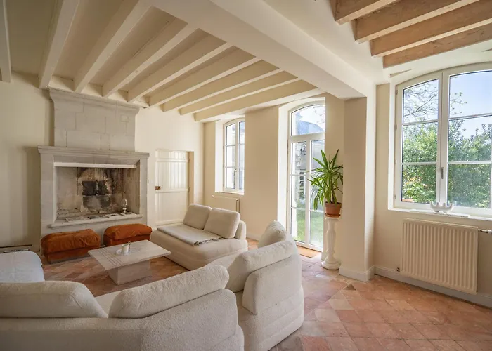 Narcisse Bienvenue - Elegance Et Raffinement Willa