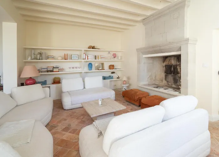 Narcisse Bienvenue - Elegance Et Raffinement Willa