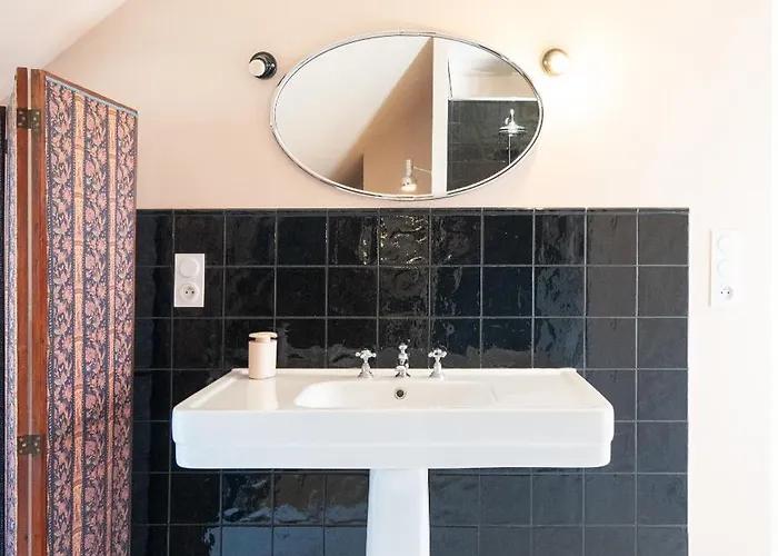 Narcisse Bienvenue - Elegance Et Raffinement *